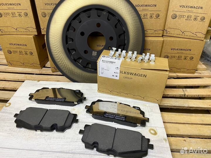 Колодки тормозные перед VAG 4M0698151BH