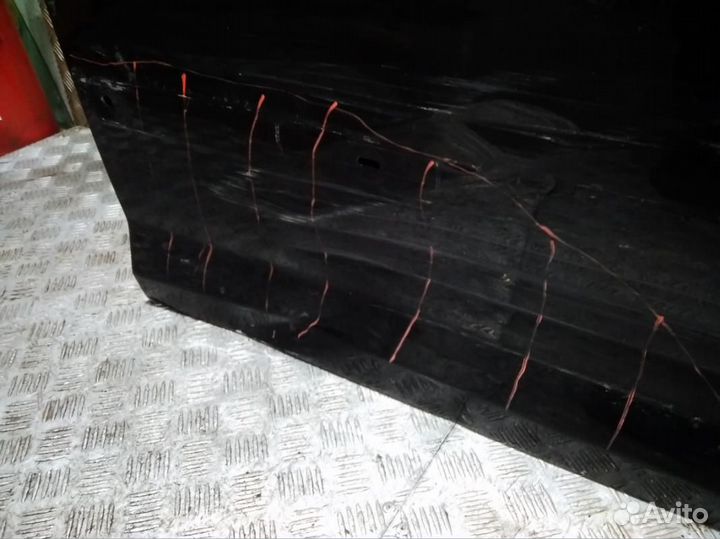 Дверь Golf Plus (05-14) пер R дефект б\у (арт. 5M0831106E )