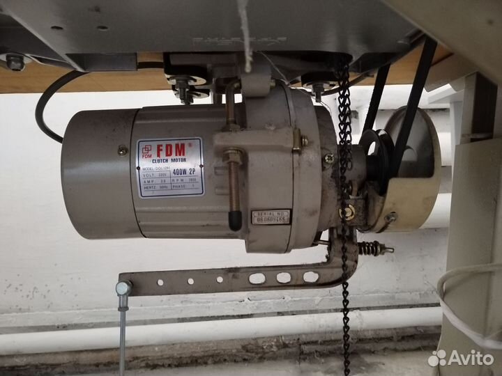 Швейная машина Оверлок