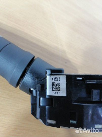 Переключатель поворотов левый Nissan Tiida Latio