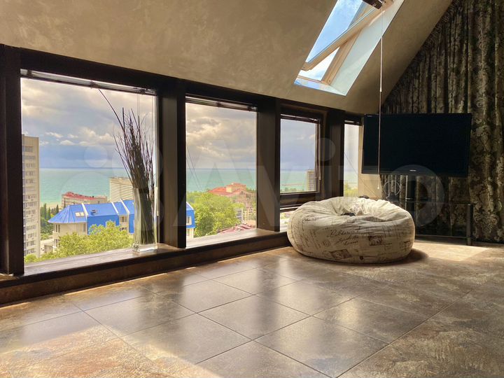 Квартира-студия, 65 м², 8/8 эт.