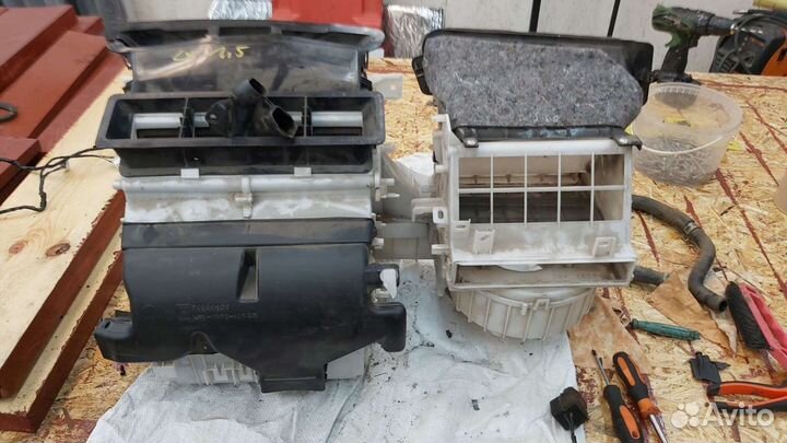 Корпус отопителя печки Митсубиси Лансер 10