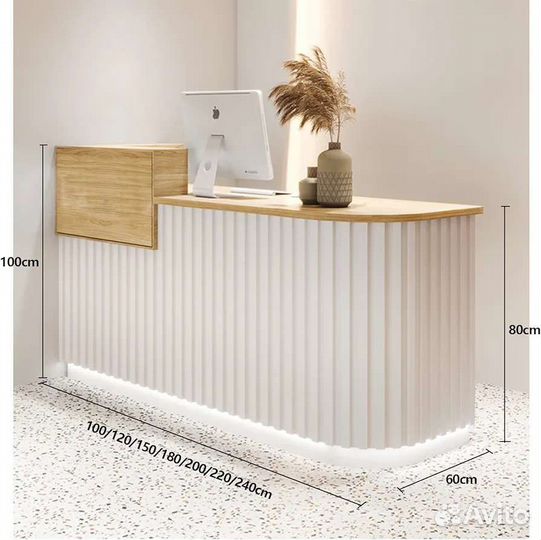 Стойка ресепшн