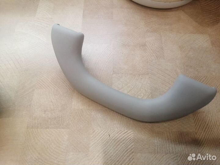 Ручка потолочная VW Passat B6 Golf Tiguan