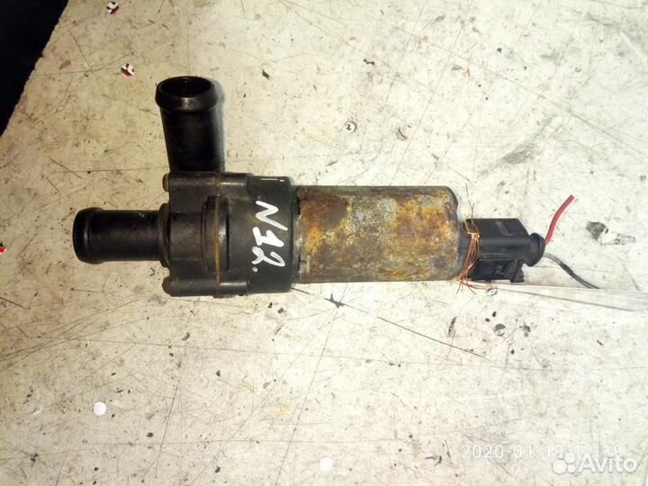 Насос водяной дополнительный (помпа) Volkswagen Ca