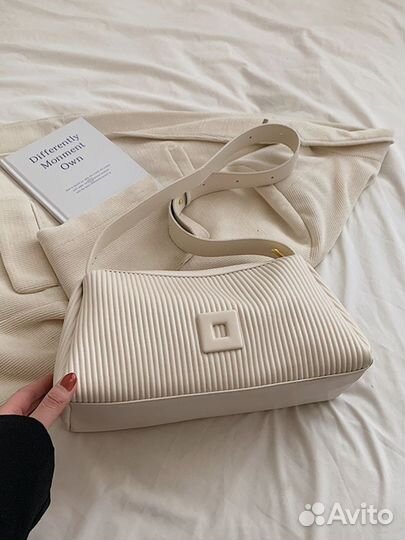 Сумка багет через плечо
