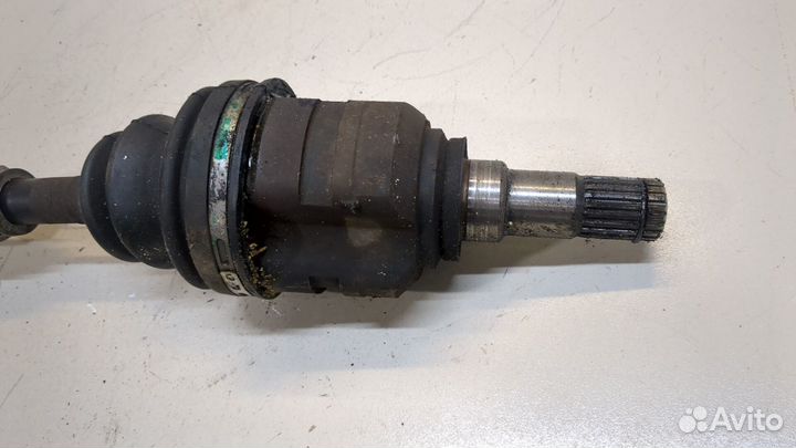 Полуось левая передняя Toyota Corolla Verso, 2002