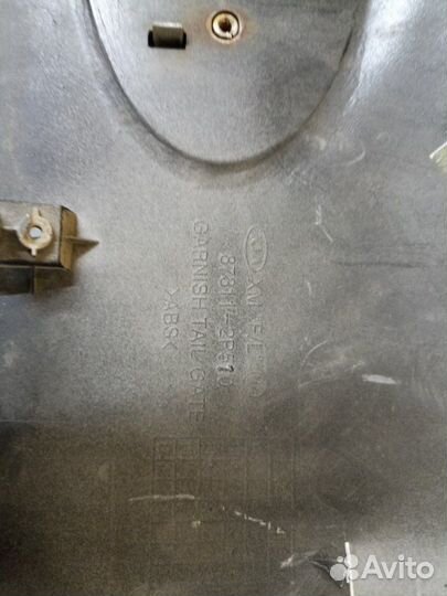 Накладка двери багажника Kia Sorento 2 2012-2019