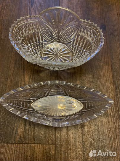 Хрустальные и фарфоровые тарелки