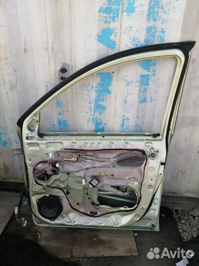 Дверь передняя правая Toyota Sienta NCP81