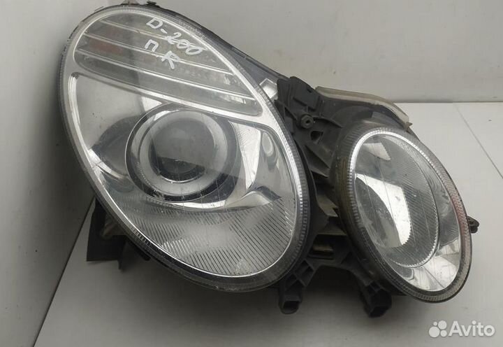 Фара правая Mercedes-Benz E-Class