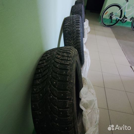 Bridgestone Blizzak Spike-01 225/65 R17