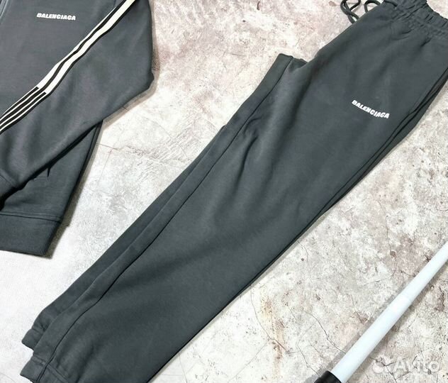 Спортивные костюмы Balenciaga