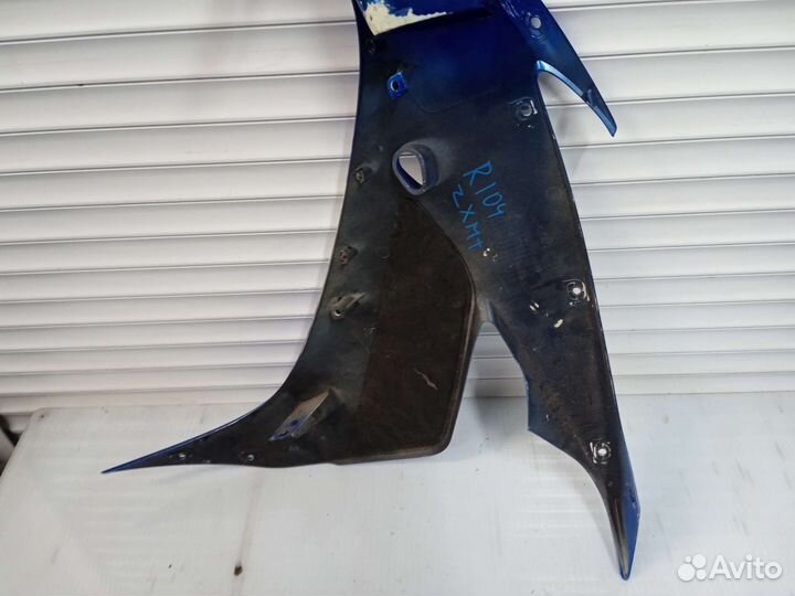 Yamaha R1 2004-2006. Пластик боковой правый