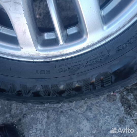 Goodyear Ultra Grip Ice Arctic 2 SUV 215/65 R16 98T