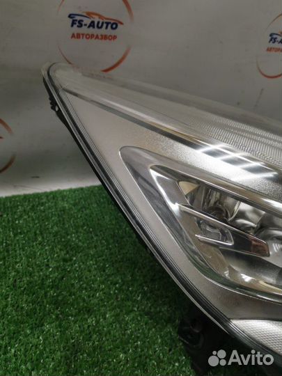 Фара ксеноновая передняя правая Ford Kuga 2 2.0