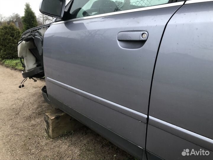 Дверь передняя левая на Audi A4 B6 серая