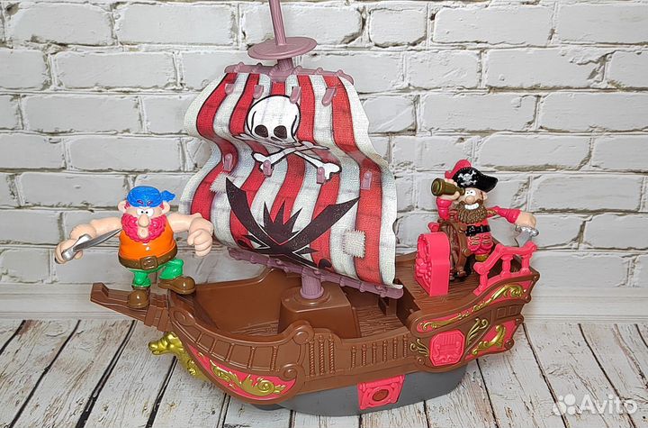 Пиратский корабль