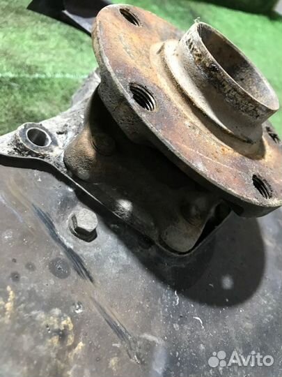 Ступица задняя правая Audi A8 Quattro D2 ABZ 1998