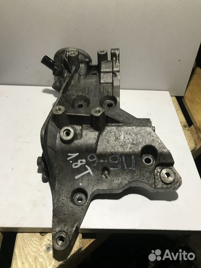 Кронштейн генератора Volkswagen Passat B6