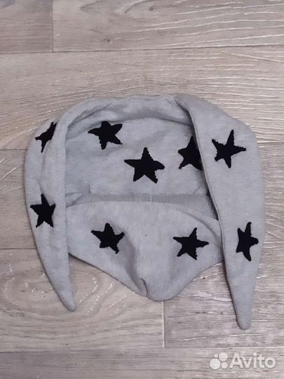 Серая шапка с маской и кроличьими ушами