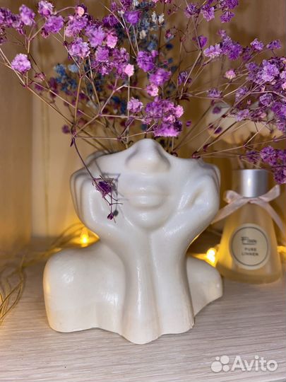 Ваза девушка