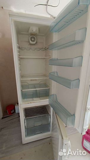 Холодильник, не морозит