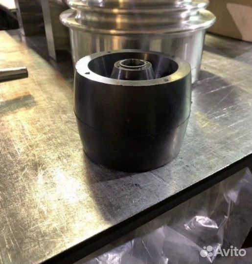 Ролик боковой поддержки для лодочного