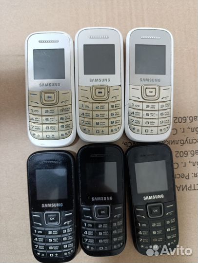 Samsung Keystone 2 GT-E1200M в коллекцию рабочий