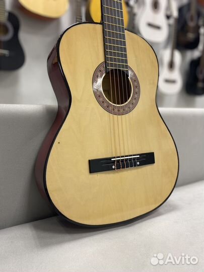 Классическая гитара Belucci 3905