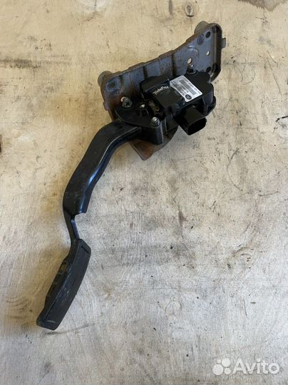 Рейндж ровер спорт 1 педаль газа