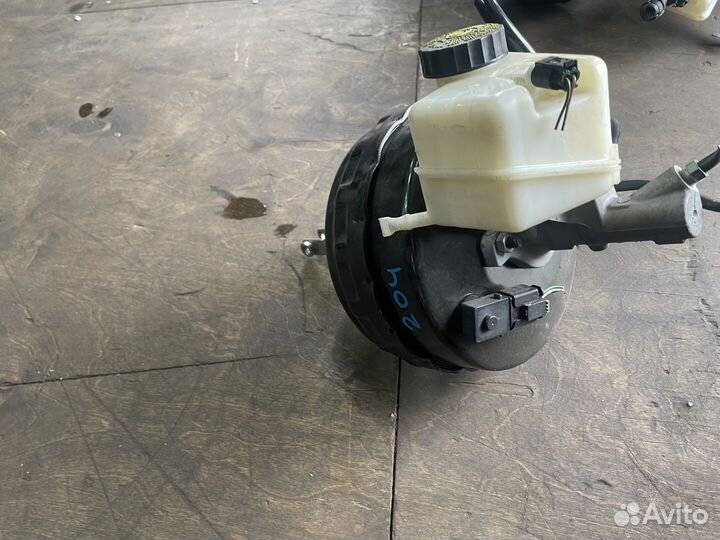 Вакуумный усилитель тормозов на Мерседес w204