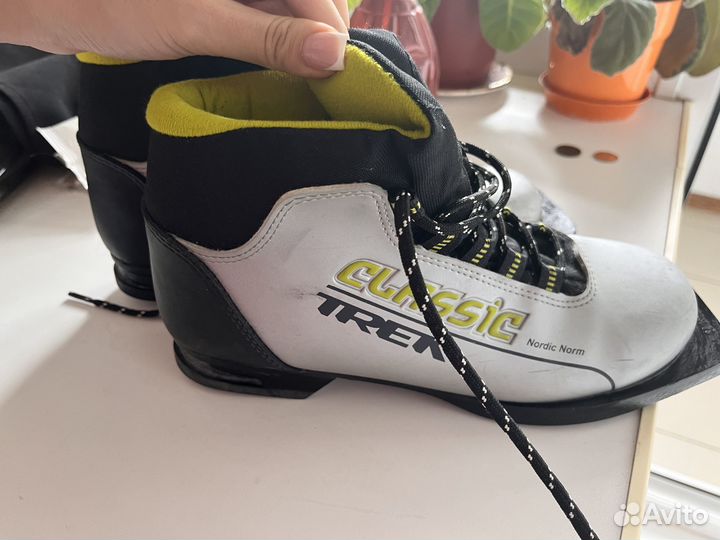 Лыжные ботинки