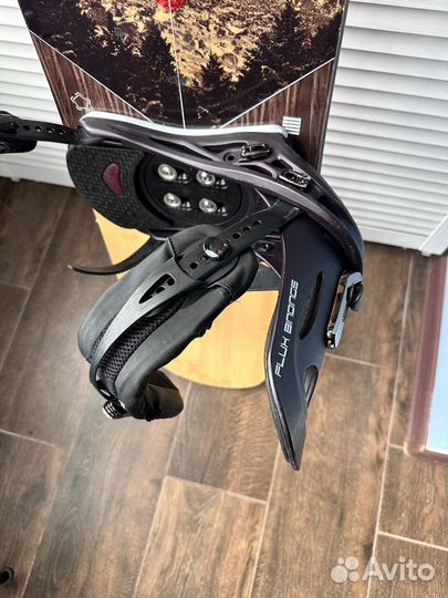 Сноуборд с креплениями