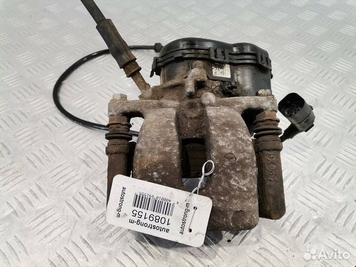 Суппорт тормозной задний правый Mercedes-Benz W246