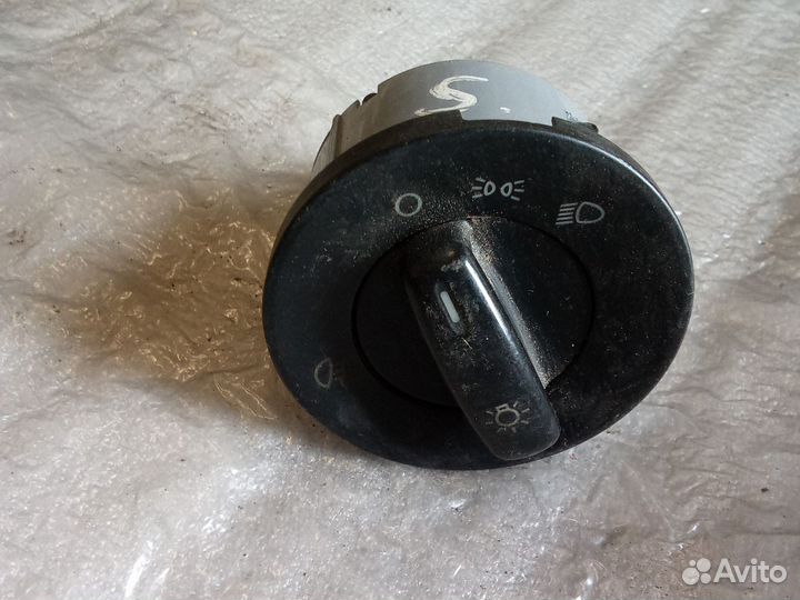 Skoda Octavia A5 блок включения света