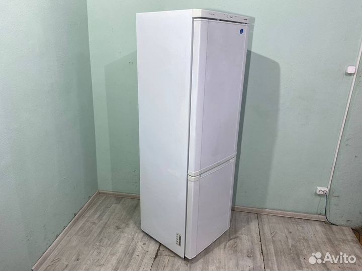 Холодильник Samsung