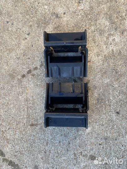 Нижний кронштейн радиатора Range Rover l322