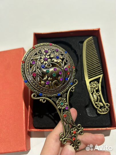 Набор зеркало и гребень
