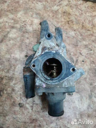 Корпус термостата Chery Bonus лифтбек 1.5 A13 2011