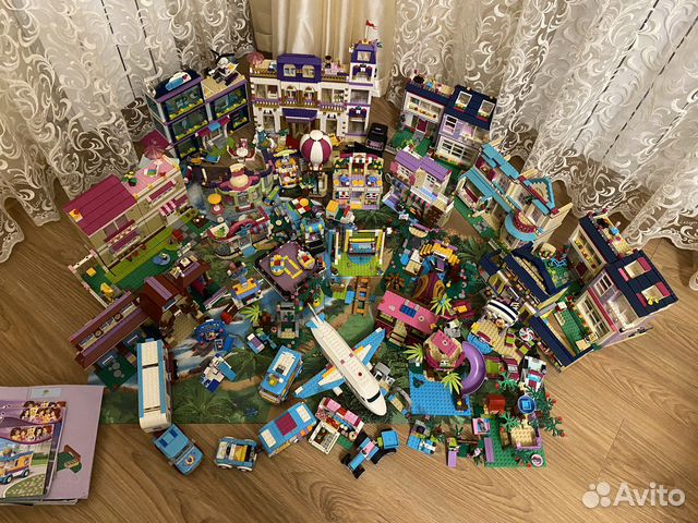 Коллекция lego Friends 29 наборов на игровом поле