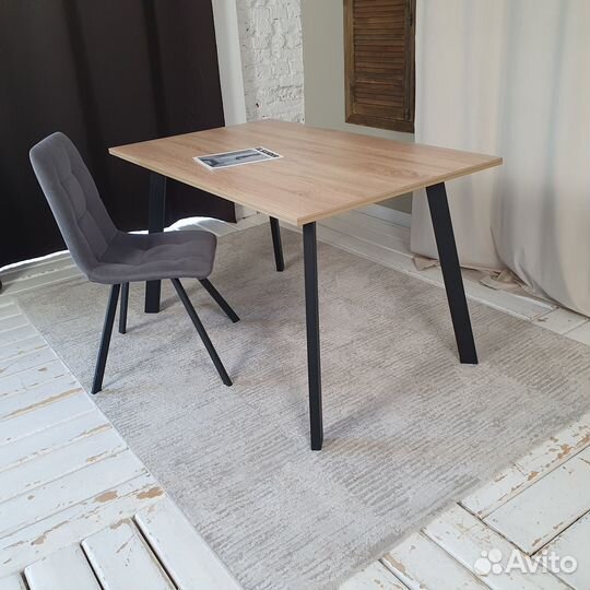 Письменный стол Ник Дуб 130*80 см. Черные ножки