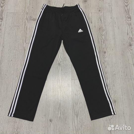 Спортивный костюм adidas