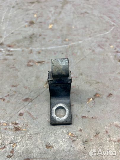 Петля двери передняя левая Audi A6 C7 3.0 2012