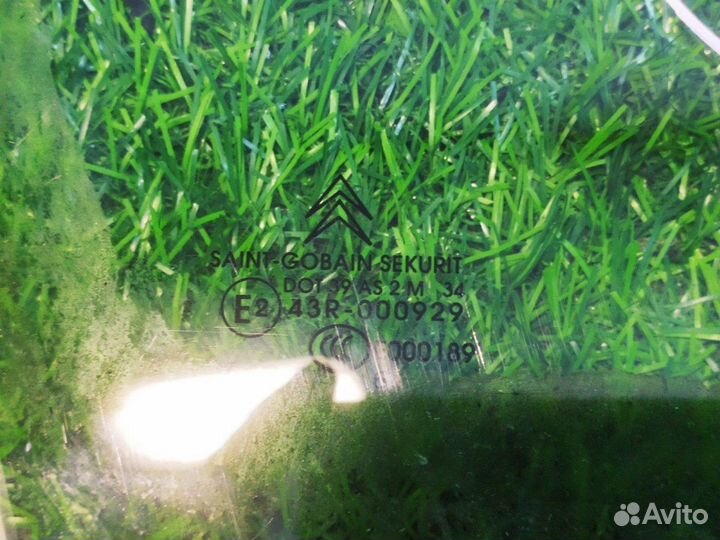 Стекло дверное правое Citroen C4 хэтчбек 3дв. 2006