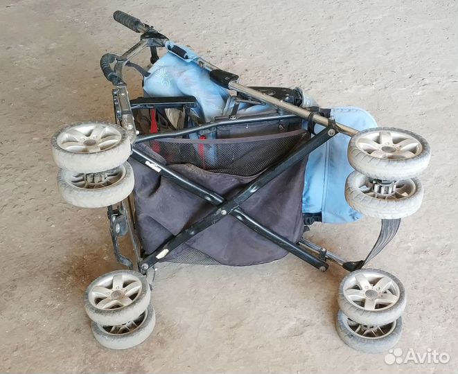 Коляска детская прогулочная Cosatto на ходу