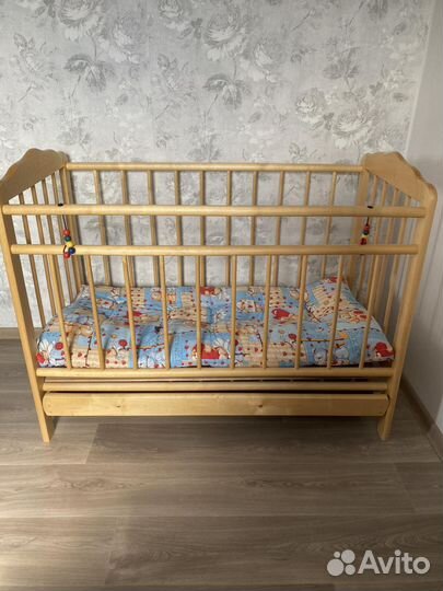 Детская кроватка