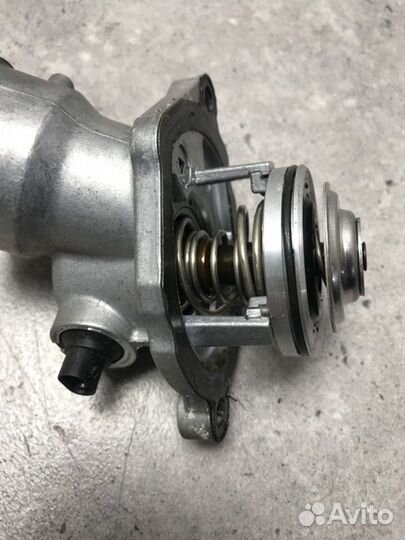 Термостат Mercedes-Benz S-Class W221 M272.974 2011