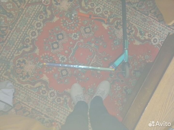 Самокат трюковой нужно надеть заднее колесо