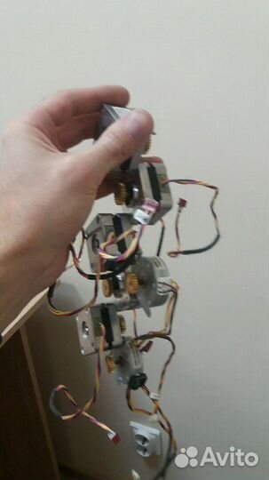 Шаговый двигатель